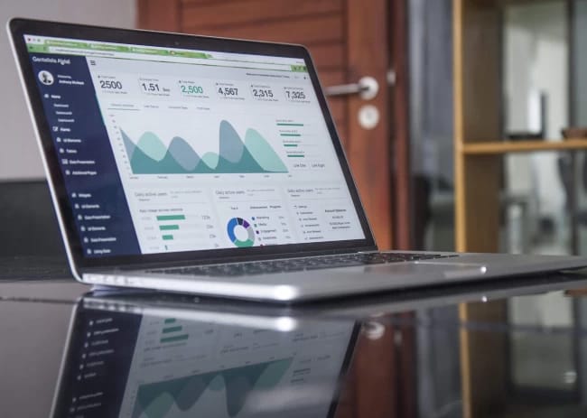 Illustration showing the benefits of having a website for business